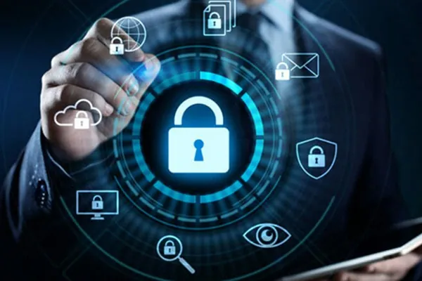 Biểu tượng bảo mật kỹ thuật số với lá chắn và khóa