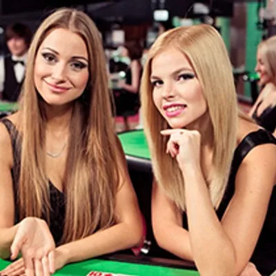 Hình ảnh đội ngũ chuyên gia của KV888 Casino đang làm việc